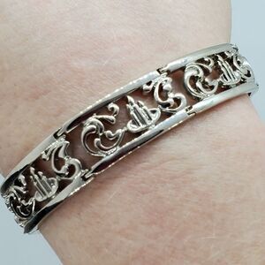 💜PartyLite Silver Plated Logo Bracelet